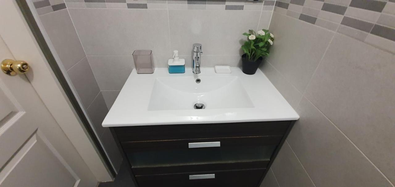 Apartaments B O D Collblanc L'Hospitalet de Llobregat Dış mekan fotoğraf